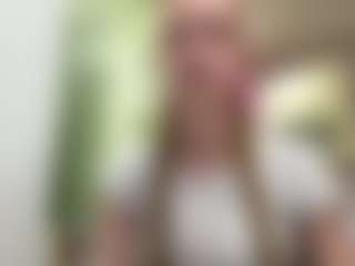 Live cam show with SeasonLabreck - Blue Eyes on StripNow