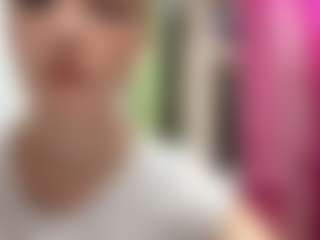 Live cam show with SeasonLabreck - Brown Hair on Dolls Live