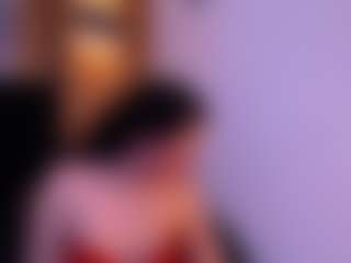 Live cam show with Zafira-Cass - Skinny on Milf Play