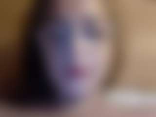 ElssaDaisy's Live Sex Cam Show