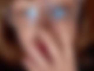 ElssaDaisy's Live Sex Cam Show
