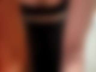 EleonoreHawkey's Live Sex Cam Show