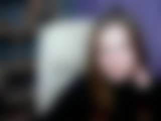 Live cam show with ElizabethGlow - Wife on dropp.cam