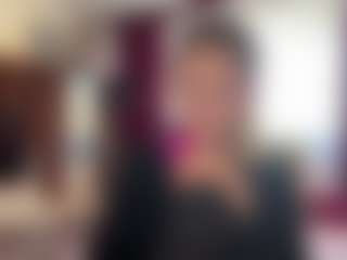 Live cam show with Stella - Camel Toe on CamwithHer