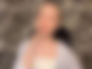 Live cam show with RoslynMiernik - Thong on Big Tits
