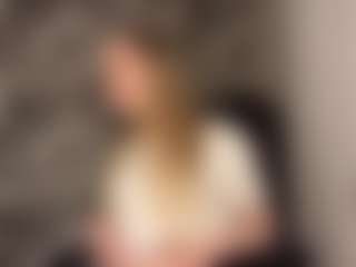 Live cam show with RoslynMiernik - New Sexwebcam on UwU Esports