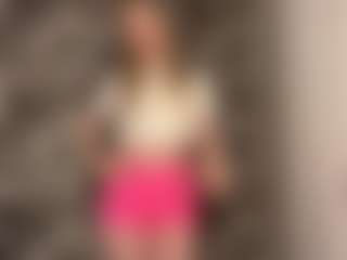RoslynMiernik's Live Sex Cam Show