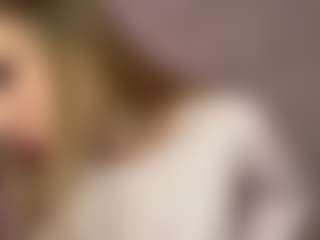 RoslynMiernik's Live Sex Cam Show