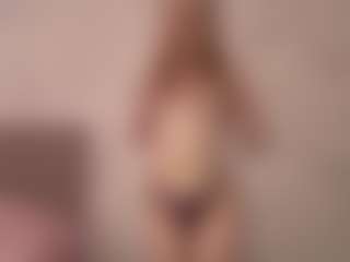 Live cam show with RoslynMiernik - Striptease Young Adult on CamClone