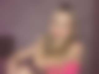 Live cam show with RoslynMiernik - Blonde Hair on camgirlchat.live