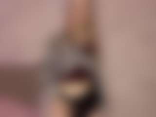 Live cam show with RoslynMiernik - Pornstar Cosplay on TastyBlacksLive