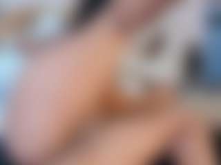 Live cam show with ScarlethTini - Camel Toe on madthumbs