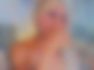 CLOECAMERON's Live Sex Cam Show