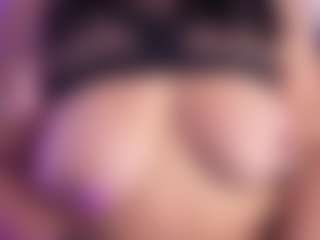 Live cam show with HelenaWinterborn - Bedroom Mature on LiveSexCams6