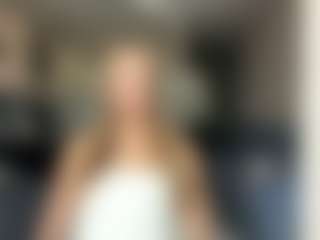 Live cam show with AntionetteDejong - Public on CamClone