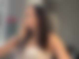 Live cam show with Carolina - Handjob on Camsoda