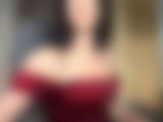 Live cam show with Carolina - New Shaved Pussy on Camsoda