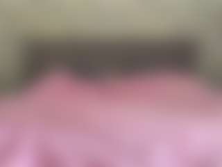 Live cam show with RosanneLaib - Facial on StripNow