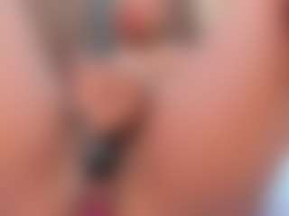 SweettCandyy-1's Live Sex Cam Show