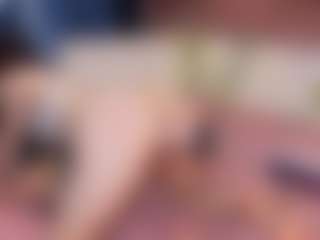 Live cam show with BunnyVicee - Gagging on Hubzter Live