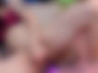 Live cam show with BunnyVicee - Gagging on Camsoda