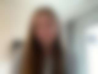 Avelia's Live Sex Cam Show