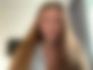 Live cam show with Avelia - MILF Teen (18+) on Uber Horny