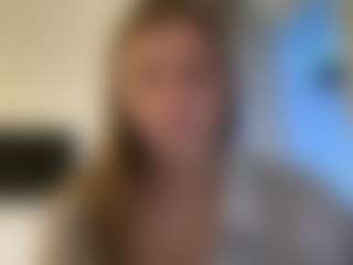 Avelia's Live Sex Cam Show