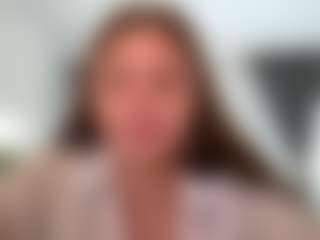 Live cam show with Avelia - Ass Clapping on chickslive.net