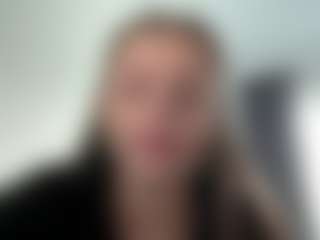 Avelia's Live Sex Cam Show