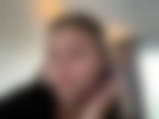 Avelia's Live Sex Cam Show