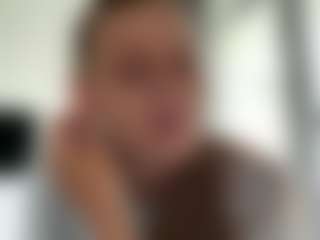 Live cam show with Avelia - Middle Aged on Dolls Live