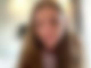 Avelia's Live Sex Cam Show