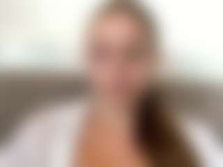 Avelia's Live Sex Cam Show