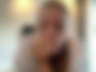 Live-Cam-Show mit Avelia - MILF Teen (18+) auf Camsoda