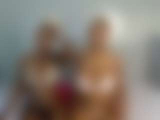 Live cam show with LunaDarlin - Bedroom on Camiplay Live