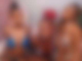Live cam show with LunaDarlin - No Smoking on Milfs Live