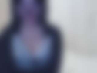 Live cam show with JanelleTinlin - Nipple Piercings on Milfs Live