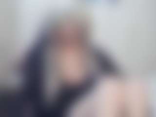 Live cam show with JanelleTinlin - Hairy Pussy on Gym Cam Girls