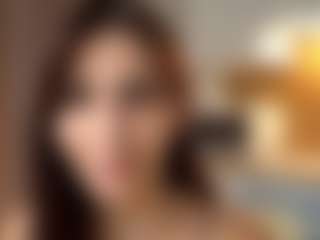 Live cam show with LoraKatona - Athletic Public on AdultVida.com