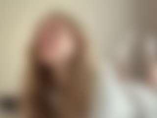 Live cam show with MelaniLancon - Thin on Strip Flash - Live Sex Shows