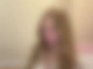 Live cam show with MelaniLancon - Blonde Hair Amateur on Mixed Magazine Live