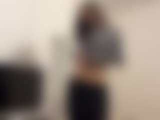 Live cam show with PreciousHoyman - Sexy on livesuperchat.net