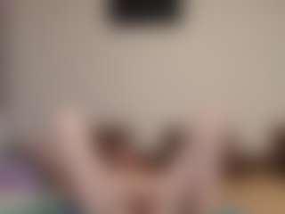 Live cam show with kyylierosse - Moaning on sexytreat.net