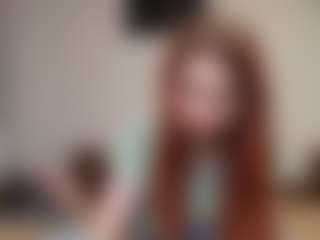 Live cam show with kyylierosse - Moaning on Camsoda