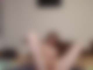 Live cam show with kyylierosse - Hairy Pussy MILF on googirlz