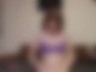 kyylierosse MILF webcam performer live streaming