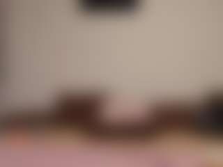 Live cam show with kyylierosse - Hairy Pussy MILF on Gym Cam Girls