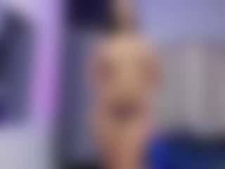 Live cam show with sofiaaroberts1 - Striptease on madthumbs