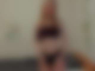 Live cam show with Lesly - Blonde Hair Small Tits on Camsoda Late Night